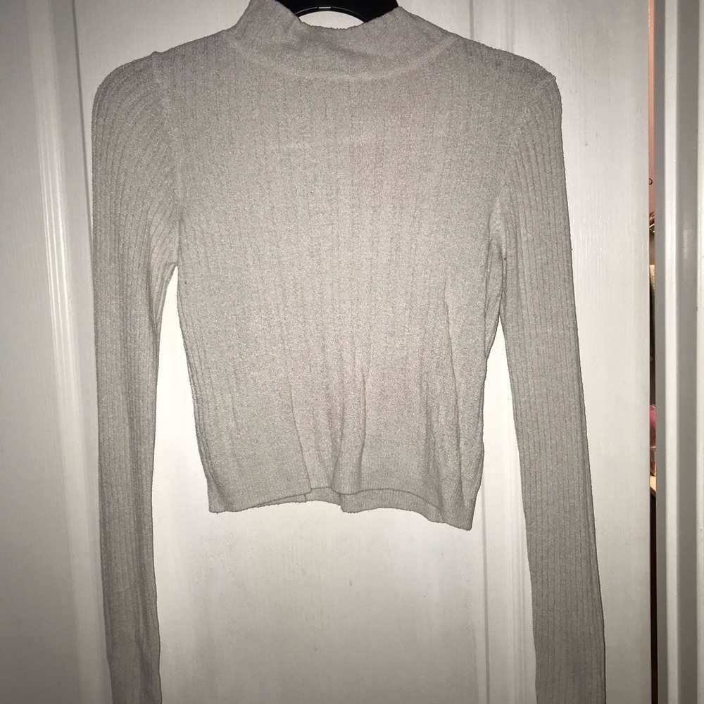 Urban outfitters white long sleeve sweater